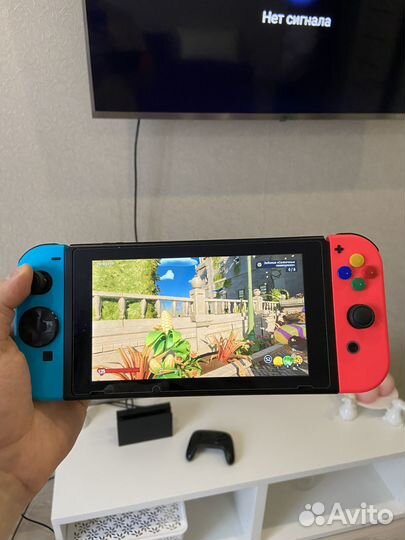 Nintendo switch с играми + SD 128gb + джойстик