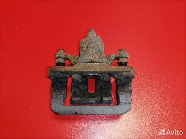 Суппорт задний правый Nissan Pathfinder R51 VQ40DE