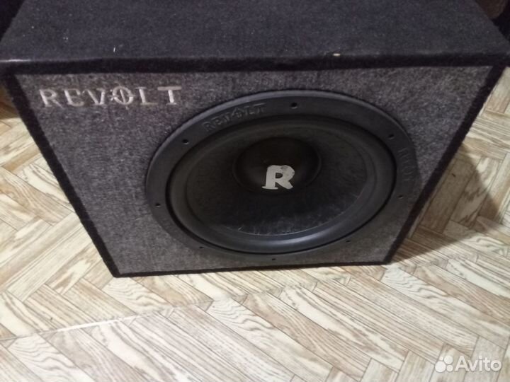 Сабвуфер Revolt BRW12 производство США