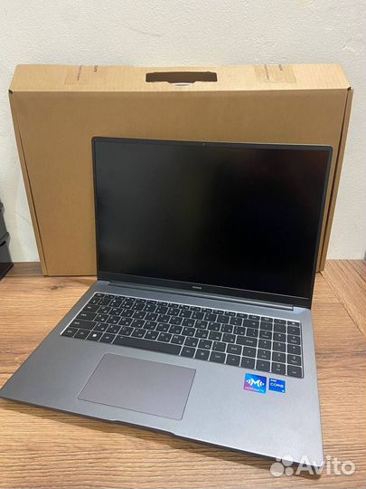 Honor MagicBook X16 Pro i5 13420H 16/512gb