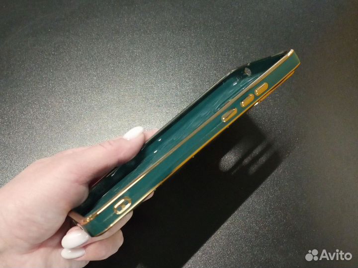 Чехол на телефон