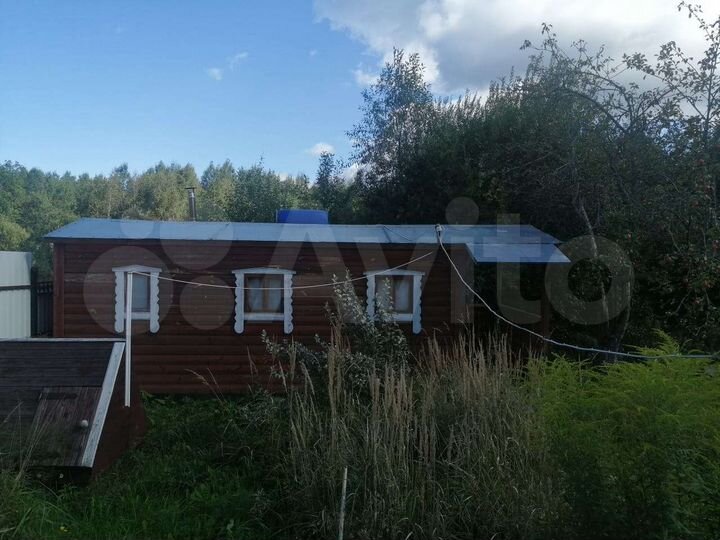Дом 28 м² на участке 10 сот.