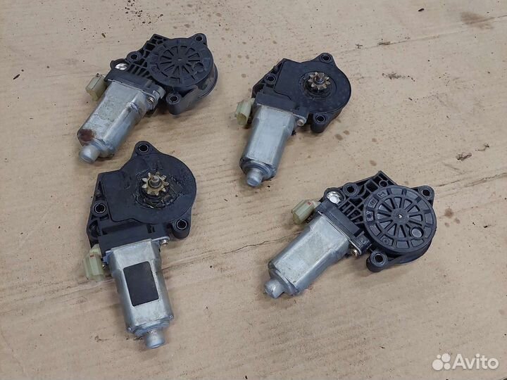 Стеклоподъемника (мотор) Hyundai Elantra XD 3