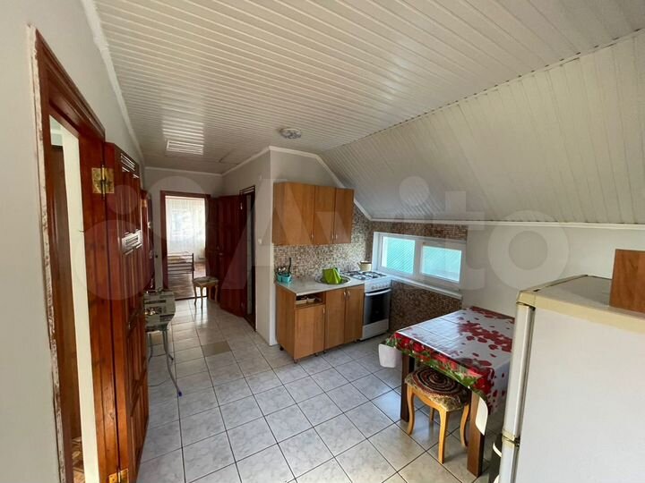 Комната 15 м² в 9-к., 1/3 эт.