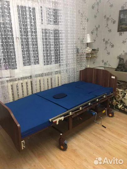 Кровать для лежачих медицинская на ручном приводе