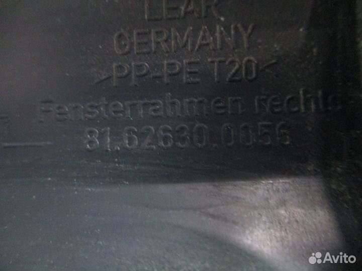 Накладка стекла двери правая MAN 81626300056