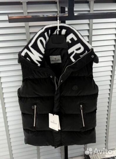 Moncler жилетка