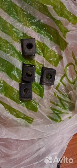 Направляющие кнопок блокировки