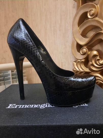 Туфли женские 38 размер лаковые