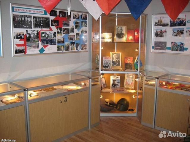 Выставочные витрины для музейной комнаты