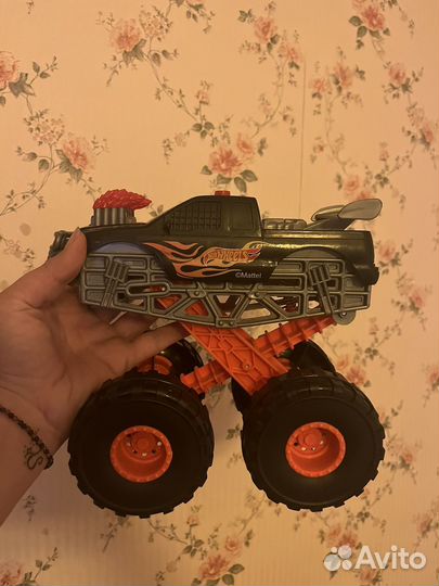 Hot wheels трак акула