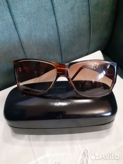 Солнцезащитные очки женские брендовые