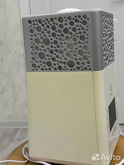 Увлажнитель Electrolux