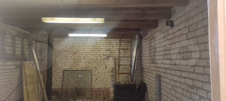 Гараж, > 30 м²