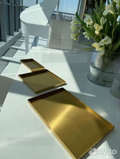 Золотые подносы