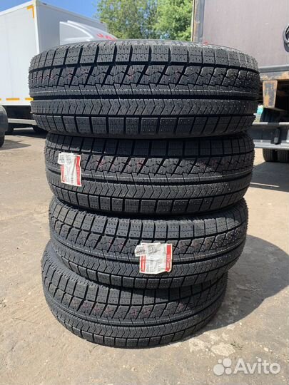 Bridgestone Blizzak VRX 225/60 R17 99S