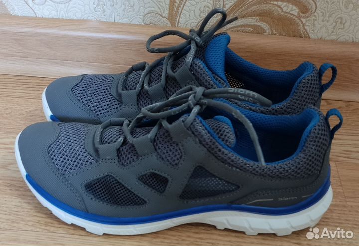 Новые кроссовки Ecco р. 36