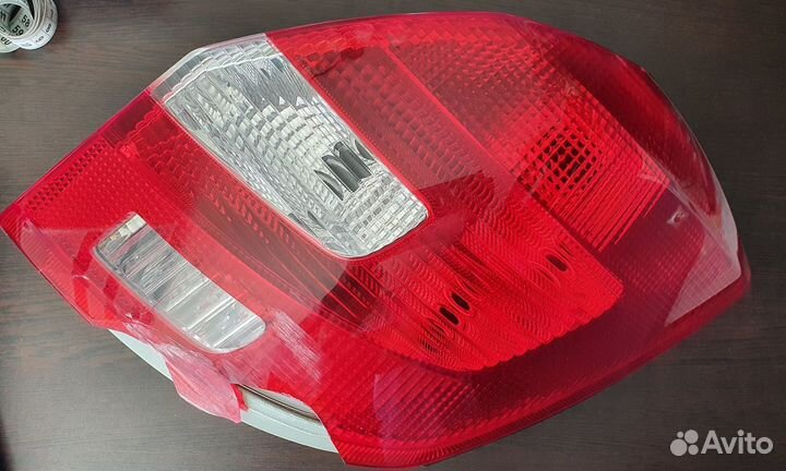 Продам правый задний фонарь skoda fabia