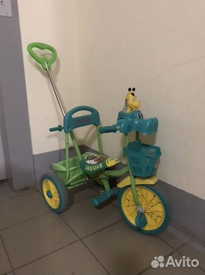 Детский велосипед с ручкой