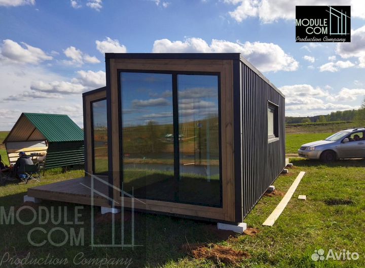 Модульный дом с отделкой двумя террасами