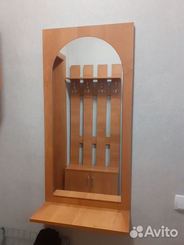 Зеркало с полкой в прихожую