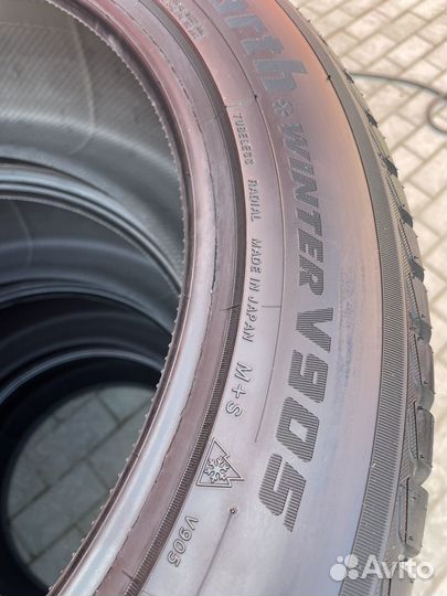 Yokohama BluEarth Winter V905 275/45 R21 и 315/40 R21 115V