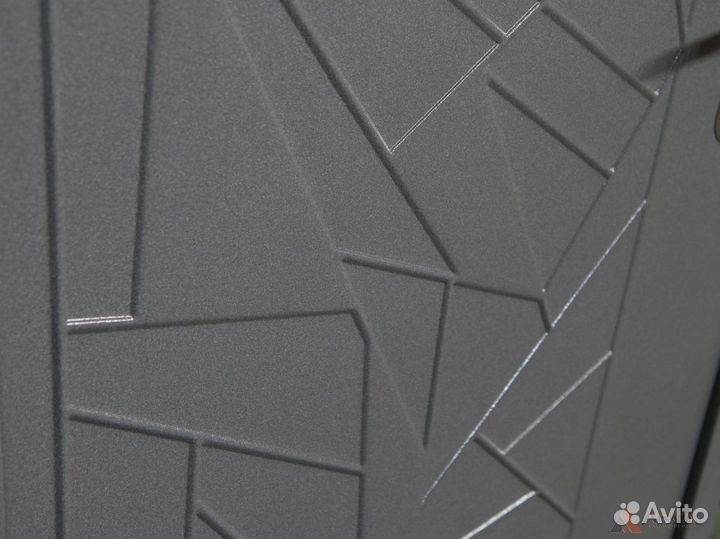 Входная металлическая дверь 