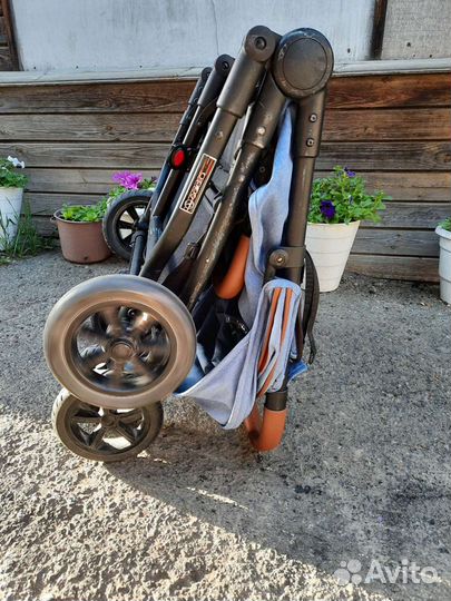 Коляска для двойни