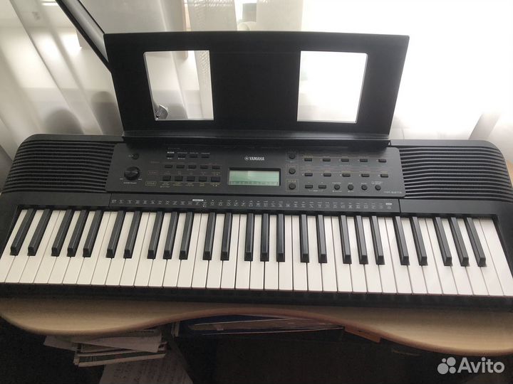 Синтезатор Yamaha PSR-E273