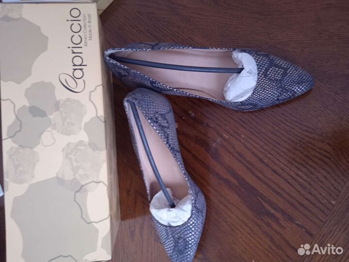 Продаю обувь, женская, размер 39-40