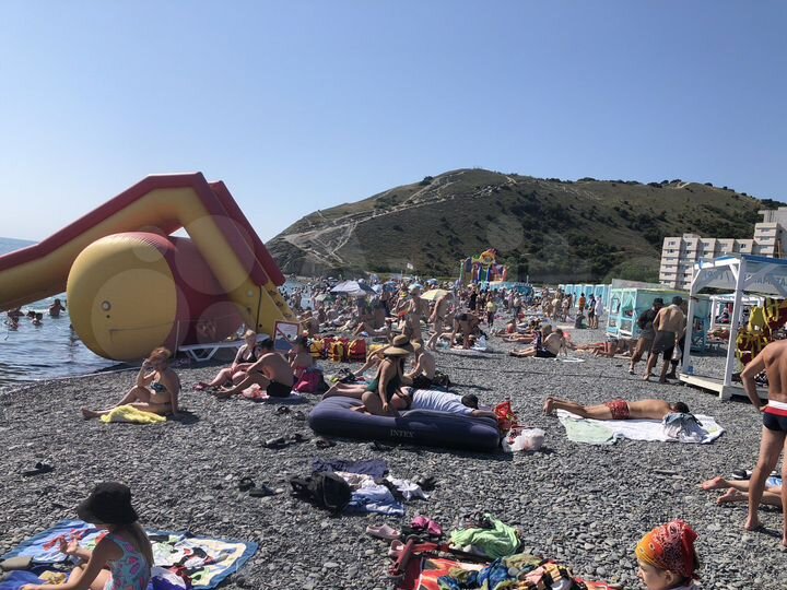 Комната 18 м² в 8-к., 2/2 эт.