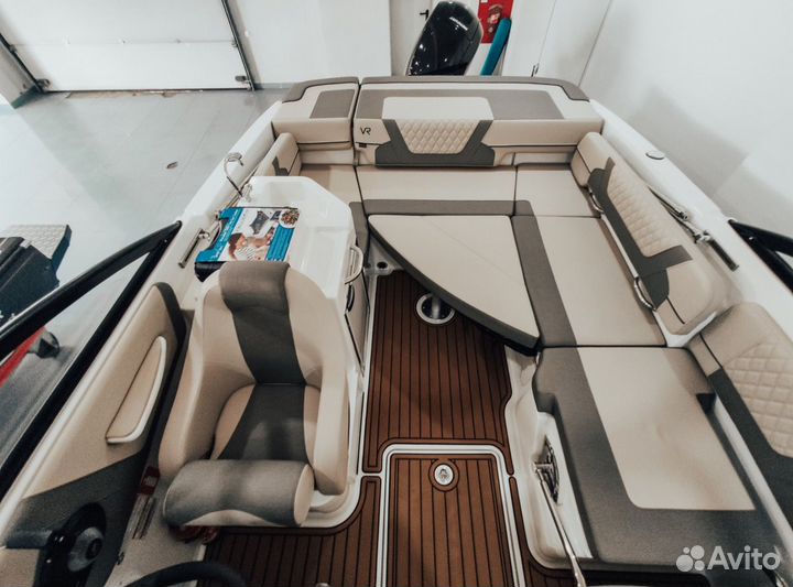 Bayliner VR6 Cuddy Outboard с Mercury 150 л.с