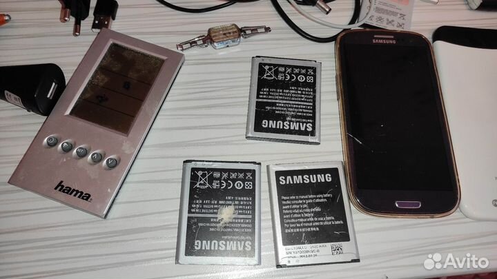 Запчасти, телефоны,провода,батарейки светильник