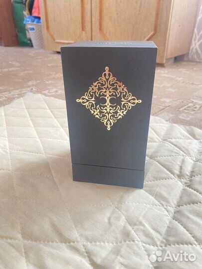 Пустая коробка из под парфюма