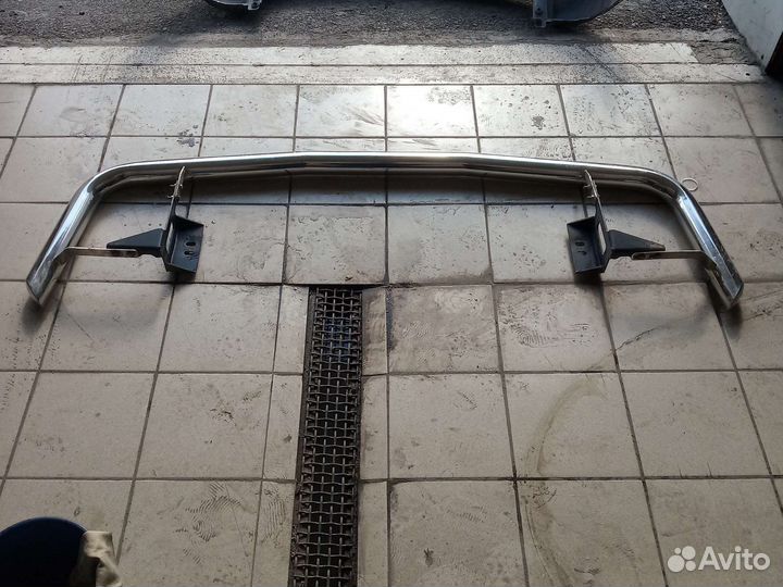Дуга юбка задняя хром Ленд Крузер 200
