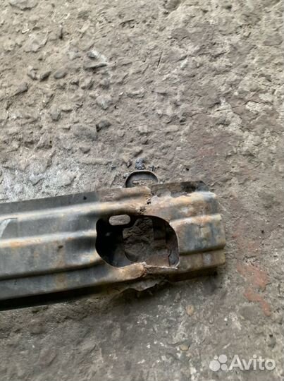 Усилитель переднего бампера Киа Рио 2 Kia Rio