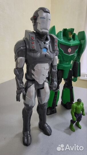 Человек паук,железный человек, робот