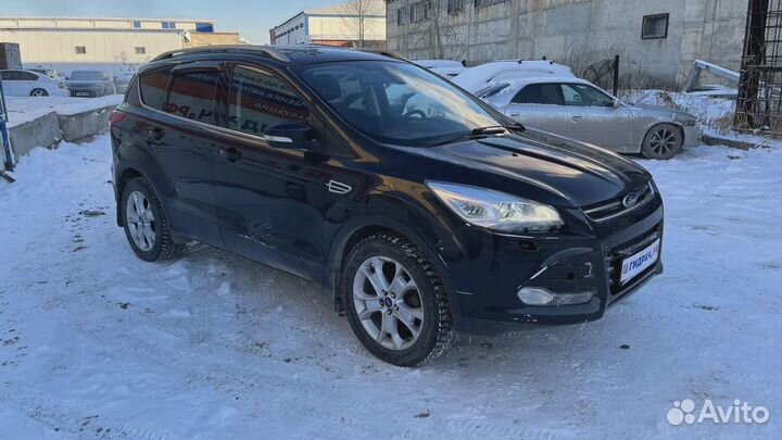 Кронштейн фары противотуманной правой Ford Kuga (C