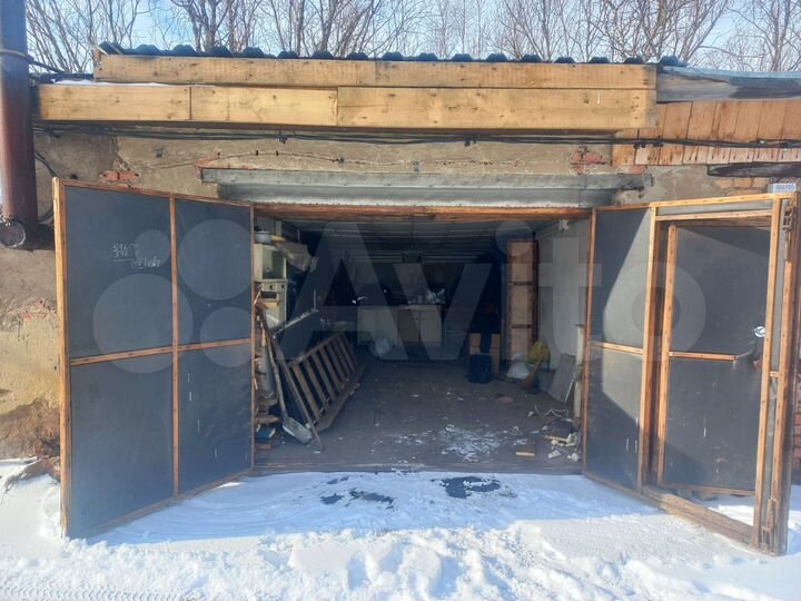 Гараж, > 30 м²