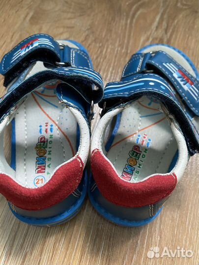 Сандалии и кроссовки на мальчика 21 размер