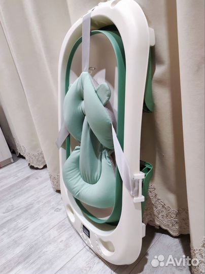 З предмета для для купания(ванночка,круг,коврик)