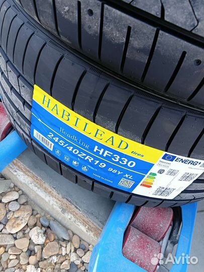 Habilead HF330 275/35 R19 100Y