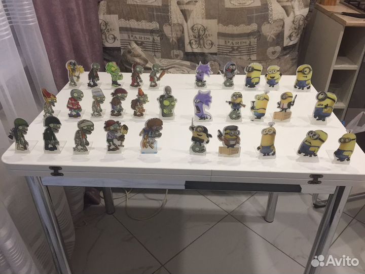 Фигурки Миньоны, зомби против растений