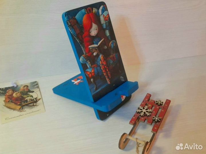 Подставка для телефона из дерева 4