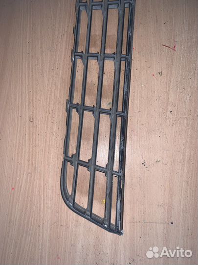 Решетка в бампер Volkswagen Passat B6