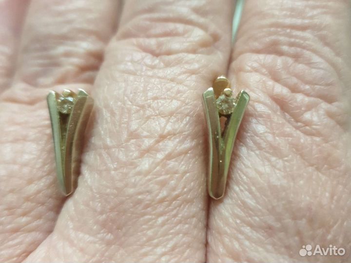 Золотые серьги с бриллиантами