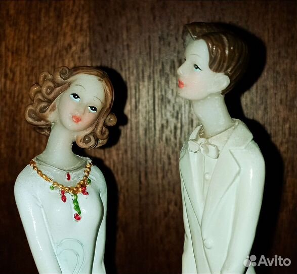 Сувенирные статуэтки