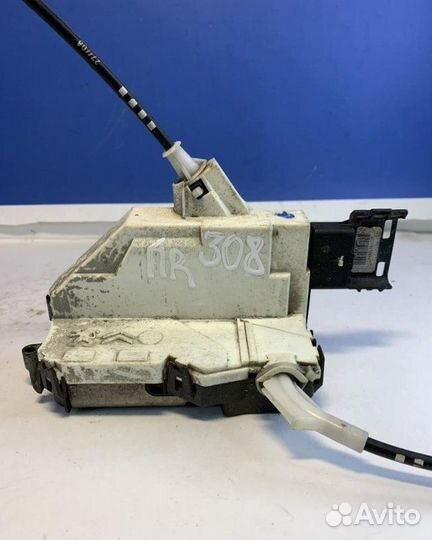 Замок двери передний правый Peugeot 308 2007-2015