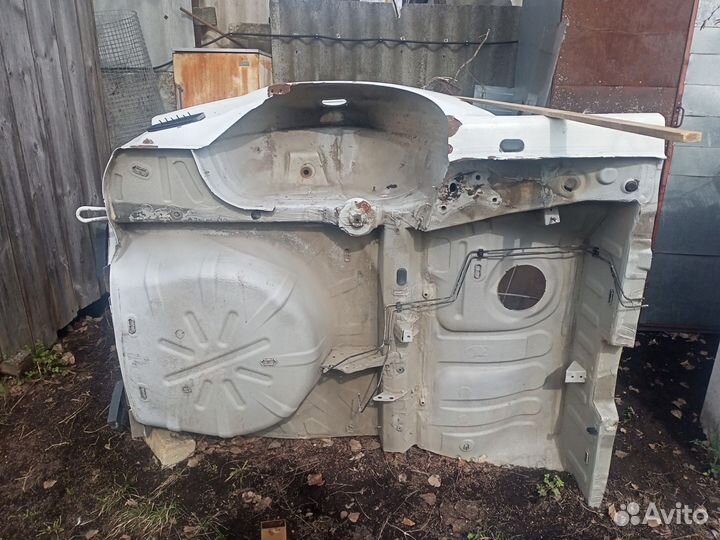 Четверть задняя левая Рено Логан 2015г