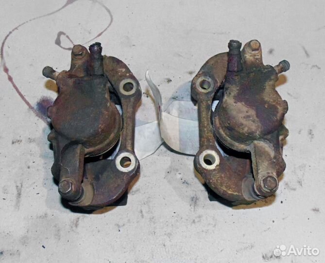 Суппорт передний Chery Bonus A13